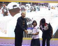 รองผู้ว่าราชการจังหวัดสุราษฎร์ธานี เป็นประธานรับชมการแสดงสมโ ... พารามิเตอร์รูปภาพ 16