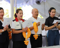 รองผู้ว่าฯ สุราษฎร์ธานี เปิดร้านนาวากาชาดคืนที่ 9 ประชาชน-นั ... พารามิเตอร์รูปภาพ 3