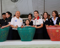 รองผู้ว่าฯ สุราษฎร์ธานี เปิดร้านนาวากาชาดคืนที่ 9 ประชาชน-นั ... พารามิเตอร์รูปภาพ 14