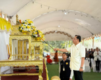 รองผู้ว่าฯ สุราษฎร์ธานี เป็นประธานพิธีผูกพัทธสีมา ปิดทองฝังล ... พารามิเตอร์รูปภาพ 1