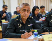 สุราษฎร์ธานีประชุมคณะกรรมการรักษาความมั่นคงฯ ติดตามสถานการณ์ ... พารามิเตอร์รูปภาพ 25
