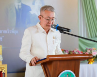 รองผู้ว่าราชการจังหวัดสุราษฎร์ธานี เป็นประธานในพิธีวางพานพุ่ ... พารามิเตอร์รูปภาพ 6