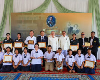 รองผู้ว่าราชการจังหวัดสุราษฎร์ธานี เป็นประธานในพิธีวางพานพุ่ ... พารามิเตอร์รูปภาพ 10