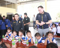 ผอ.สำนักงานสลากกินแบ่งรัฐบาลนำคณะลงพื้นที่อำเภอดอนสักจัดกิจก ... พารามิเตอร์รูปภาพ 50