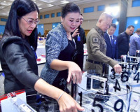 หวยสัญจรที่จังหวัดสุราษฎร์ธานีคึกคักประชาชนทุกสาขาอาชีพร่วมร ... พารามิเตอร์รูปภาพ 15