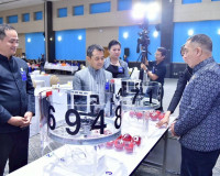 หวยสัญจรที่จังหวัดสุราษฎร์ธานีคึกคักประชาชนทุกสาขาอาชีพร่วมร ... พารามิเตอร์รูปภาพ 38