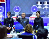 หวยสัญจรที่จังหวัดสุราษฎร์ธานีคึกคักประชาชนทุกสาขาอาชีพร่วมร ... พารามิเตอร์รูปภาพ 39