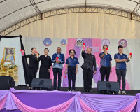 สุราษฎร์ธานีรวมพลังสตรีจาก 19 อำเภอ กว่า 20,000 คน แปรอักษร– ... พารามิเตอร์รูปภาพ 4