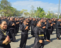 สุราษฎร์ธานีรวมพลังสตรีจาก 19 อำเภอ กว่า 20,000 คน แปรอักษร– ... พารามิเตอร์รูปภาพ 19