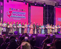 โครงการเสริมสร้างศักยภาพสตรีสุราษฎร์ธานี มอบรางวัลสตรีดีเด่น ... พารามิเตอร์รูปภาพ 36