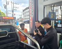 ผวจ.สุราษฎร์ธานียืนยันน้ำมันเชื้อเพลิงเพียงพอ ขอประชาชนอย่าต ... พารามิเตอร์รูปภาพ 13