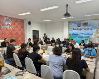รองผู้ว่าราชการจังหวัดฯ พบปะและมอบนโยบายแก่ผู้เข้าร่วมประชุม ... พารามิเตอร์รูปภาพ 6