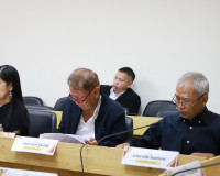 ผู้ว่าฯ สุราษฎร์ธานี ประชุมคณะกรรมการมูลนิธิส่งเสริมศาลหลักเ ... พารามิเตอร์รูปภาพ 8