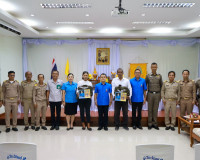 จังหวัดสุราษฎร์ธานี มอบสิ่งของพระราชทาน ช่วยเหลือผู้ประสบอัค ... พารามิเตอร์รูปภาพ 13