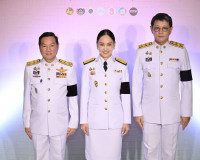 ผู้ว่าราชการจังหวัดสุราษฎร์ธานี ร่วมพิธีรับมอบแบบลายผ้าพระรา ... พารามิเตอร์รูปภาพ 5