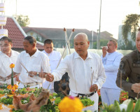 พ่อเมืองสุราษฎร์ธานี นำชาวจังหวัดสุราษฎร์ธานีร่วมพิธีบวงสรวง ... พารามิเตอร์รูปภาพ 5