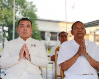 พ่อเมืองสุราษฎร์ธานี นำชาวจังหวัดสุราษฎร์ธานีร่วมพิธีบวงสรวง ... พารามิเตอร์รูปภาพ 19