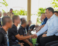 ผู้ว่าฯ สุราษฎร์ นำทีมลุยฟื้นฟูพลังใจ บำบัด–ฝึกอาชีพ คืนคนดี ... พารามิเตอร์รูปภาพ 1