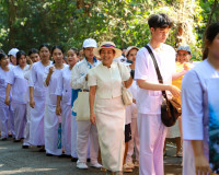 พลังศรัทธาเนืองแน่น! สุราษฎร์ธานีรวมใจเป็นหนึ่ง แห่ผ้าห่มพระ ... พารามิเตอร์รูปภาพ 19