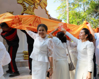 พลังศรัทธาเนืองแน่น! สุราษฎร์ธานีรวมใจเป็นหนึ่ง แห่ผ้าห่มพระ ... พารามิเตอร์รูปภาพ 29