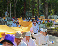 พลังศรัทธาเนืองแน่น! สุราษฎร์ธานีรวมใจเป็นหนึ่ง แห่ผ้าห่มพระ ... พารามิเตอร์รูปภาพ 36