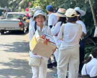 พลังศรัทธาเนืองแน่น! สุราษฎร์ธานีรวมใจเป็นหนึ่ง แห่ผ้าห่มพระ ... พารามิเตอร์รูปภาพ 71