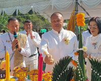 วัดป่าเขาพนมวัง อ.กาญจนดิษฐ์ จัดพิธียกพระเกตุทองคำ พร้อมฉลอง ... พารามิเตอร์รูปภาพ 16