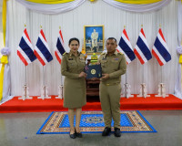 สุราษฎร์ธานีเชิดชูเกียรติผู้เสียสละ มอบ “เข็มอาสารักษาดินแดน ... พารามิเตอร์รูปภาพ 8