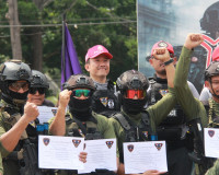 ตำรวจภูธรจังหวัดสุราษฎร์ธานีฝึกทบทวนการใช้อาวุธปืนและการเตรี ... พารามิเตอร์รูปภาพ 15