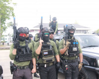 ตำรวจภูธรจังหวัดสุราษฎร์ธานีฝึกทบทวนการใช้อาวุธปืนและการเตรี ... พารามิเตอร์รูปภาพ 24