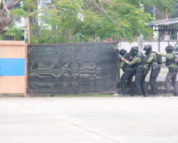 ตำรวจภูธรจังหวัดสุราษฎร์ธานีฝึกทบทวนการใช้อาวุธปืนและการเตรี ... พารามิเตอร์รูปภาพ 27