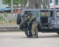 ตำรวจภูธรจังหวัดสุราษฎร์ธานีฝึกทบทวนการใช้อาวุธปืนและการเตรี ... พารามิเตอร์รูปภาพ 29