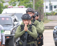ตำรวจภูธรจังหวัดสุราษฎร์ธานีฝึกทบทวนการใช้อาวุธปืนและการเตรี ... พารามิเตอร์รูปภาพ 38