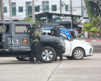 ตำรวจภูธรจังหวัดสุราษฎร์ธานีฝึกทบทวนการใช้อาวุธปืนและการเตรี ... พารามิเตอร์รูปภาพ 39