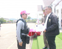 ตำรวจภูธรจังหวัดสุราษฎร์ธานีฝึกทบทวนการใช้อาวุธปืนและการเตรี ... พารามิเตอร์รูปภาพ 40