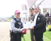 ตำรวจภูธรจังหวัดสุราษฎร์ธานีฝึกทบทวนการใช้อาวุธปืนและการเตรี ... พารามิเตอร์รูปภาพ 58