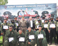 ตำรวจภูธรจังหวัดสุราษฎร์ธานีฝึกทบทวนการใช้อาวุธปืนและการเตรี ... พารามิเตอร์รูปภาพ 60