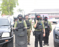 ตำรวจภูธรจังหวัดสุราษฎร์ธานีฝึกทบทวนการใช้อาวุธปืนและการเตรี ... พารามิเตอร์รูปภาพ 68