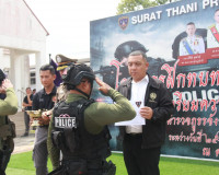 ตำรวจภูธรจังหวัดสุราษฎร์ธานีฝึกทบทวนการใช้อาวุธปืนและการเตรี ... พารามิเตอร์รูปภาพ 74