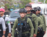 ตำรวจภูธรจังหวัดสุราษฎร์ธานีฝึกทบทวนการใช้อาวุธปืนและการเตรี ... พารามิเตอร์รูปภาพ 80