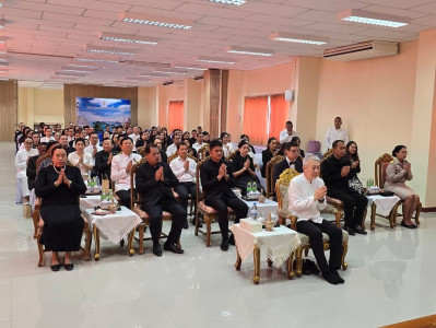 รองผู้ว่าราชการจังหวัดสุราษฎร์ธานี เป็นประธานในพิธีวันคล้ายว ... พารามิเตอร์รูปภาพ 1