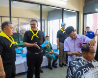 สุราษฎร์ธานีรวมใจภักดิ์! ผู้ว่าฯ นำขบวนจิตอาสาทำความดีเพื่อส ... พารามิเตอร์รูปภาพ 11