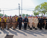 สุราษฎร์ธานี ปล่อยแถวระดมกวาดล้างอาชญากรรม รับสงกรานต์ 2569  ... พารามิเตอร์รูปภาพ 24