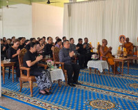 สุราษฎร์ธานี จัดพิธีทอดผ้าป่าสมทบกองทุนพัฒนาเด็กชนบท สืบสานพ ... พารามิเตอร์รูปภาพ 5