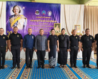 สุราษฎร์ธานี จัดพิธีทอดผ้าป่าสมทบกองทุนพัฒนาเด็กชนบท สืบสานพ ... พารามิเตอร์รูปภาพ 16