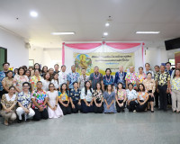 พ่อเมืองสุราษฎร์ธานีนำข้าราชการและเจ้าหน้าที่ ร่วมพิธีสรงน้ำ ... พารามิเตอร์รูปภาพ 17