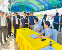 รองผู้ว่าราชการจังหวัดสุราษฎร์ธานี ออกตรวจเยี่ยมจุดอำนวยความ ... พารามิเตอร์รูปภาพ 3