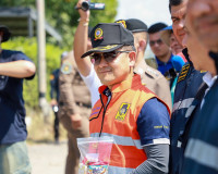 จังหวัดสุราษฎร์ธานีเปิดกิจกรรมรณรงค์ความปลอดภัยทางถนนช่วงเทศ ... พารามิเตอร์รูปภาพ 16