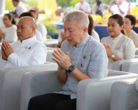 พ่อเมืองสุราษฎร์ธานี นำพุทธศาสนิกชนร่วมทำบุญตักบาตร เนื่องใน ... พารามิเตอร์รูปภาพ 26