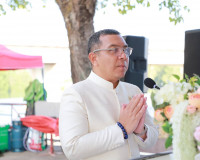 พ่อเมืองสุราษฎร์ธานี นำพุทธศาสนิกชนร่วมทำบุญตักบาตร เนื่องใน ... พารามิเตอร์รูปภาพ 30